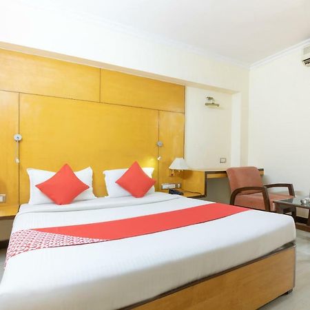 העיר בנגלור Oyo 10534 Hotel Kanishka מראה חיצוני תמונה