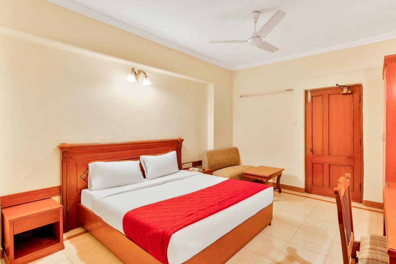 העיר בנגלור Oyo 10534 Hotel Kanishka מראה חיצוני תמונה