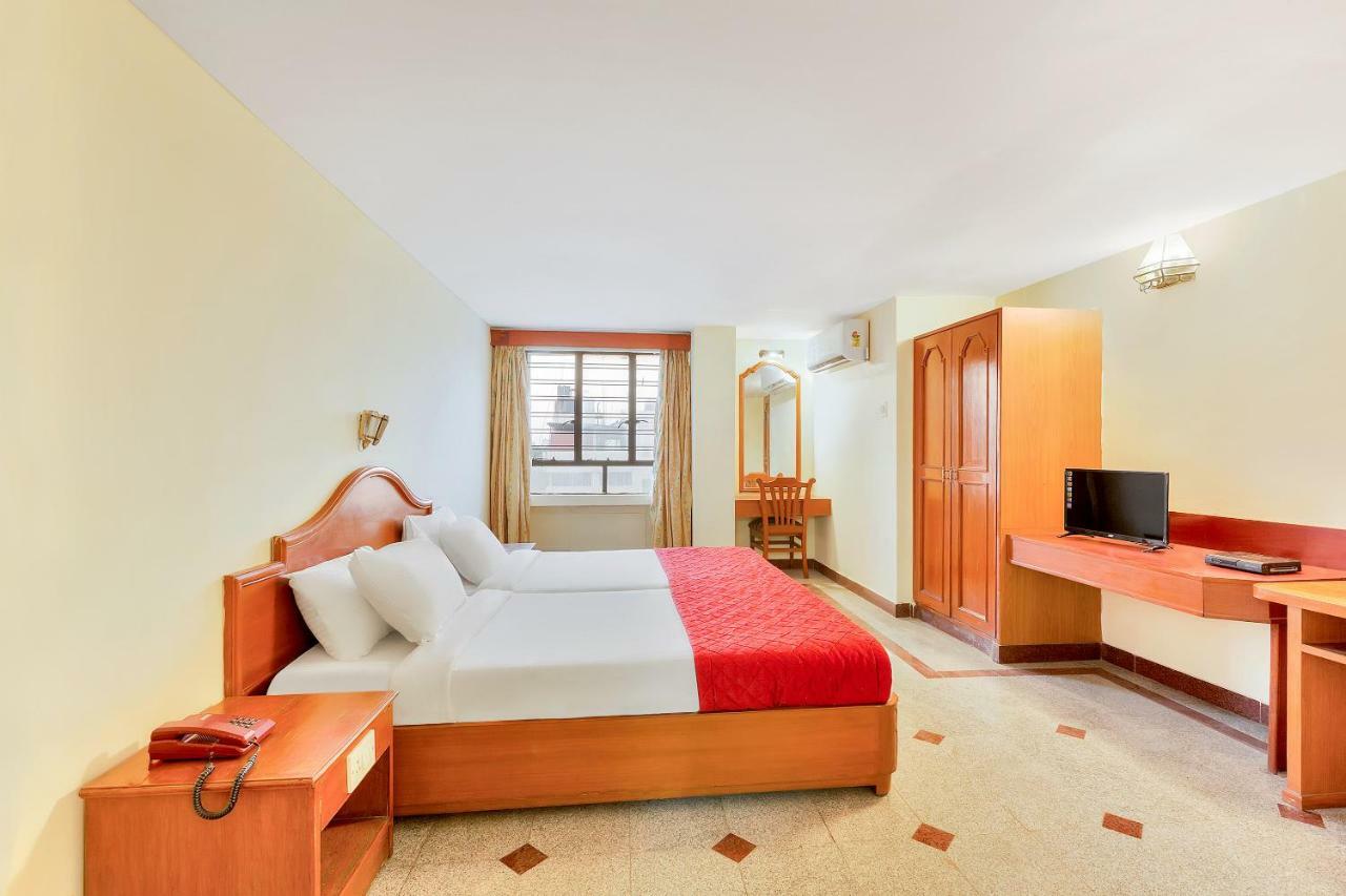 העיר בנגלור Oyo 10534 Hotel Kanishka מראה חיצוני תמונה