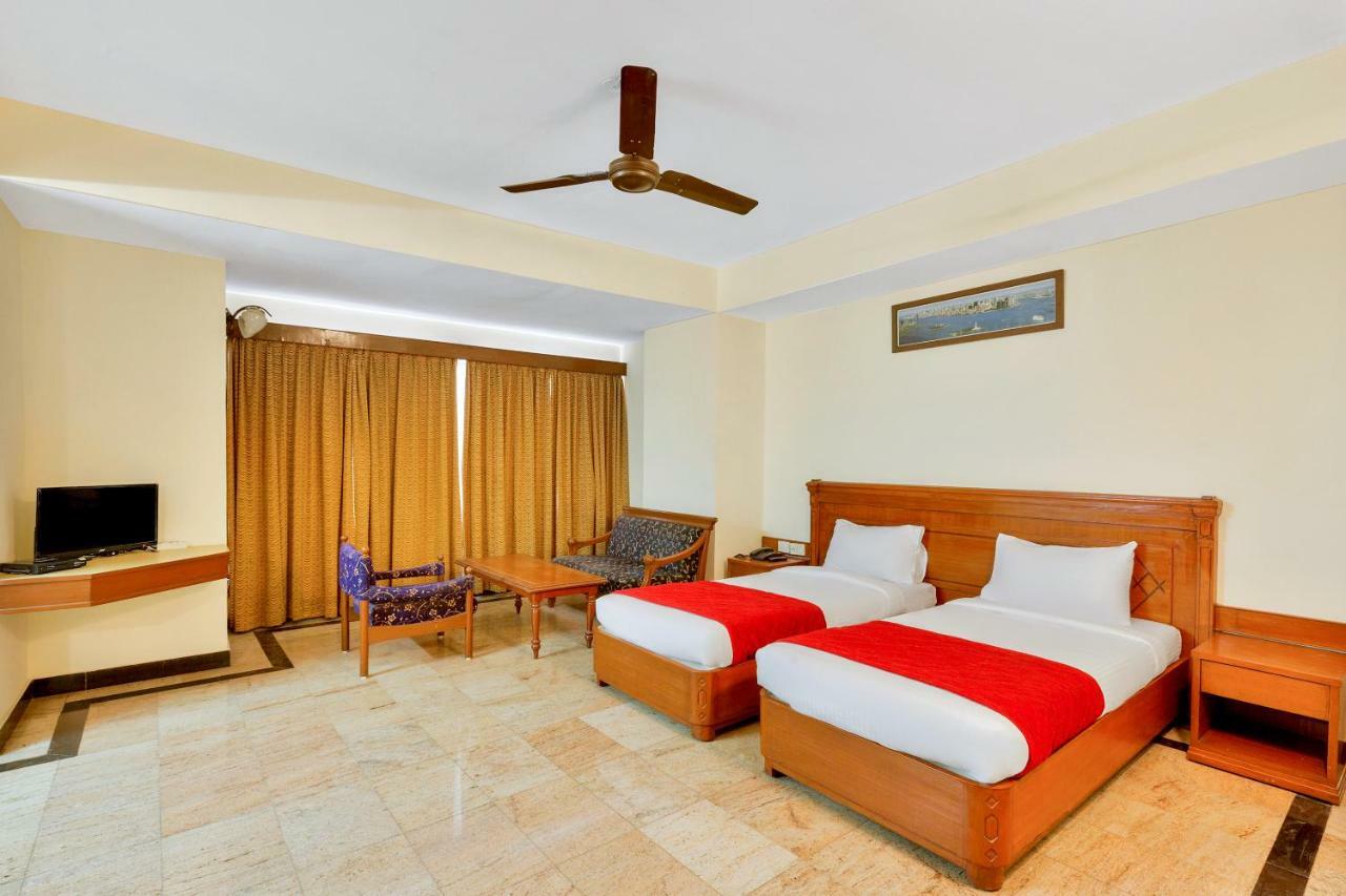 העיר בנגלור Oyo 10534 Hotel Kanishka מראה חיצוני תמונה