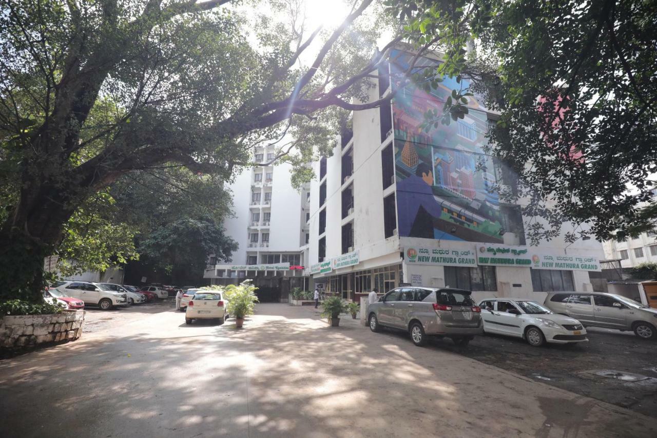 העיר בנגלור Oyo 10534 Hotel Kanishka מראה חיצוני תמונה